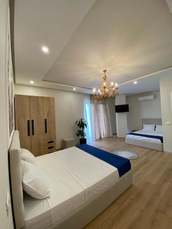 Villa D Hotel-Restaurant-Private Beach Durrës 外观 照片
