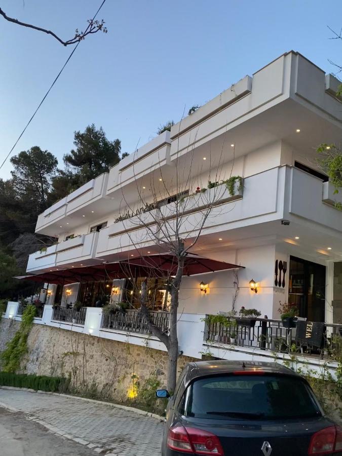 Villa D Hotel-Restaurant-Private Beach Durrës 外观 照片