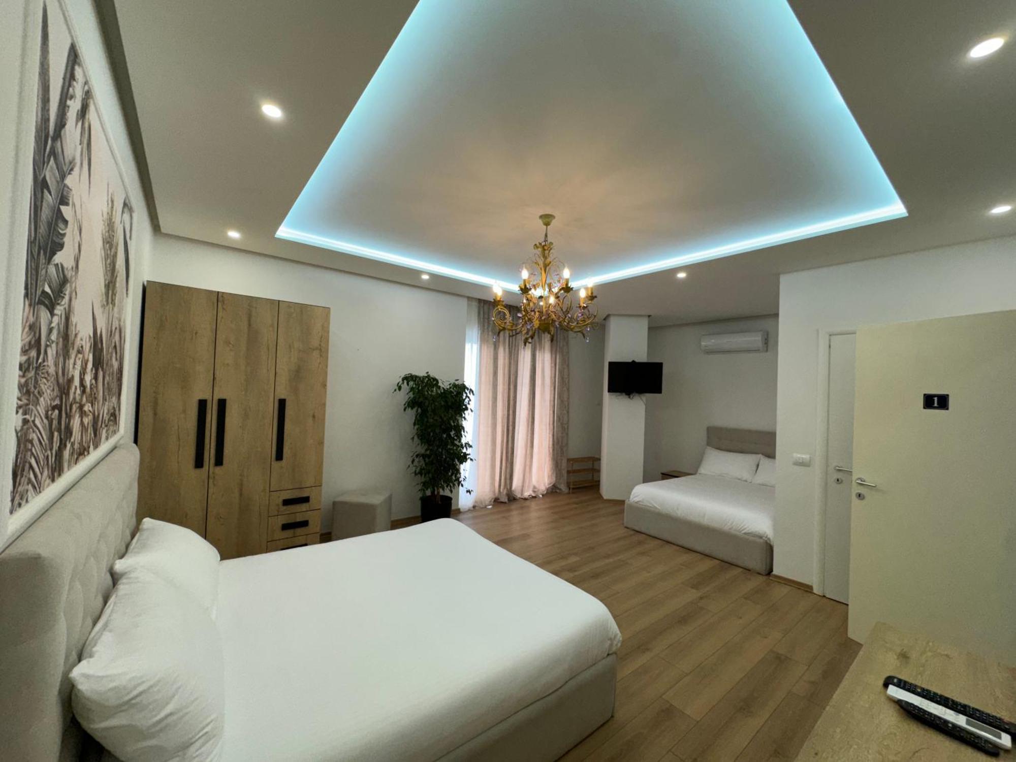 Villa D Hotel-Restaurant-Private Beach Durrës 外观 照片