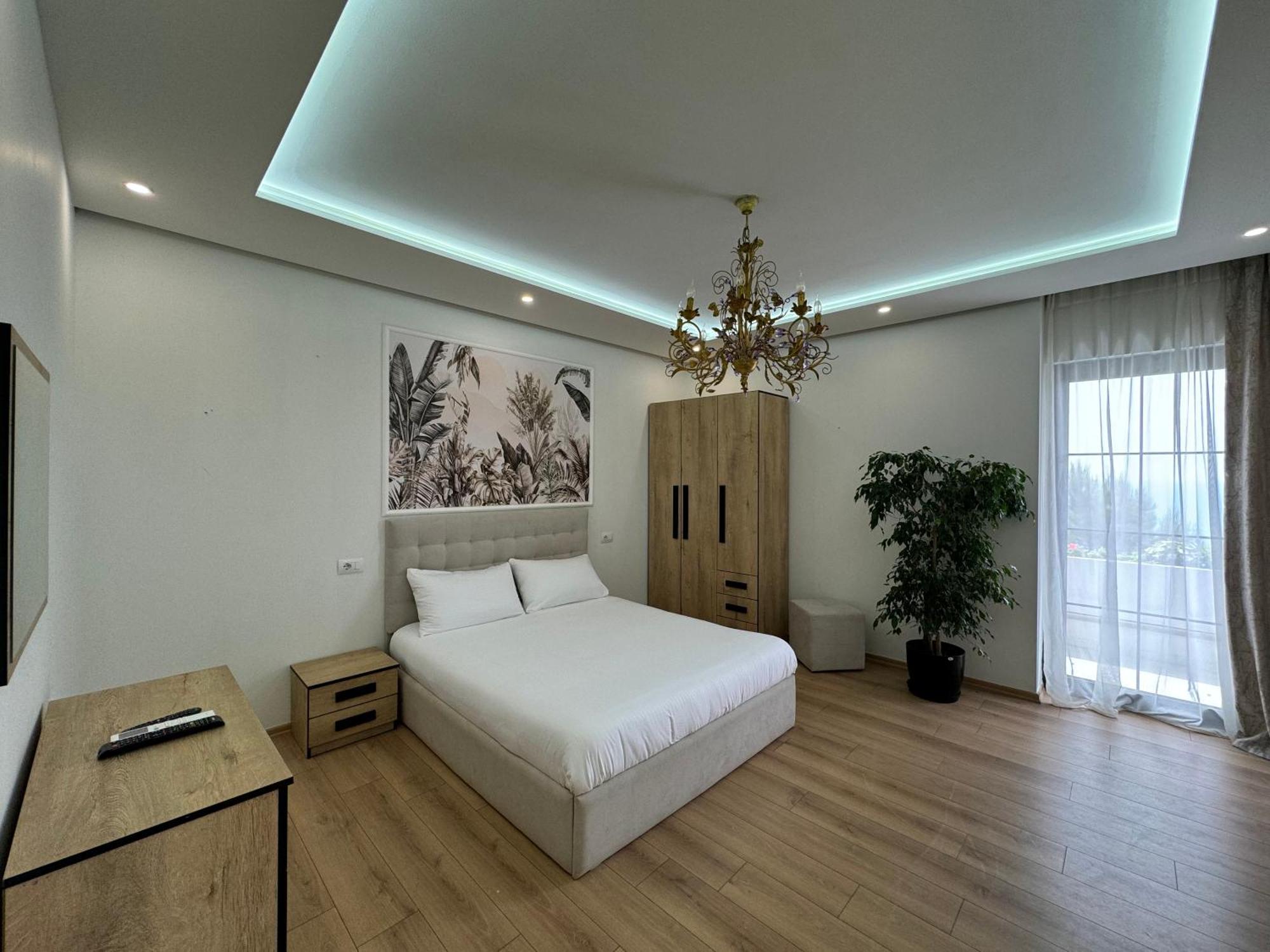 Villa D Hotel-Restaurant-Private Beach Durrës 外观 照片